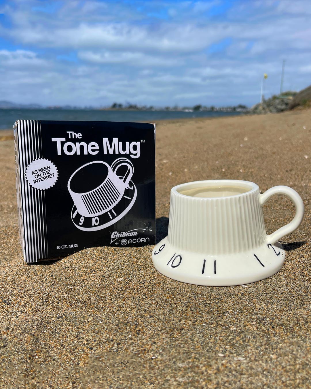 fretlook - Original Chibson Tone Mug in White