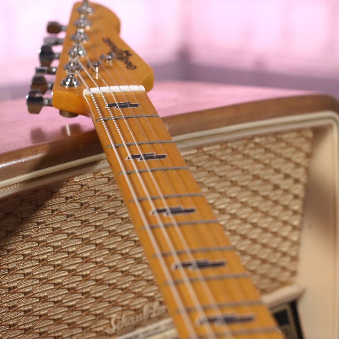 Parallelogram_Aged_Black_Shop_1080x1080_02