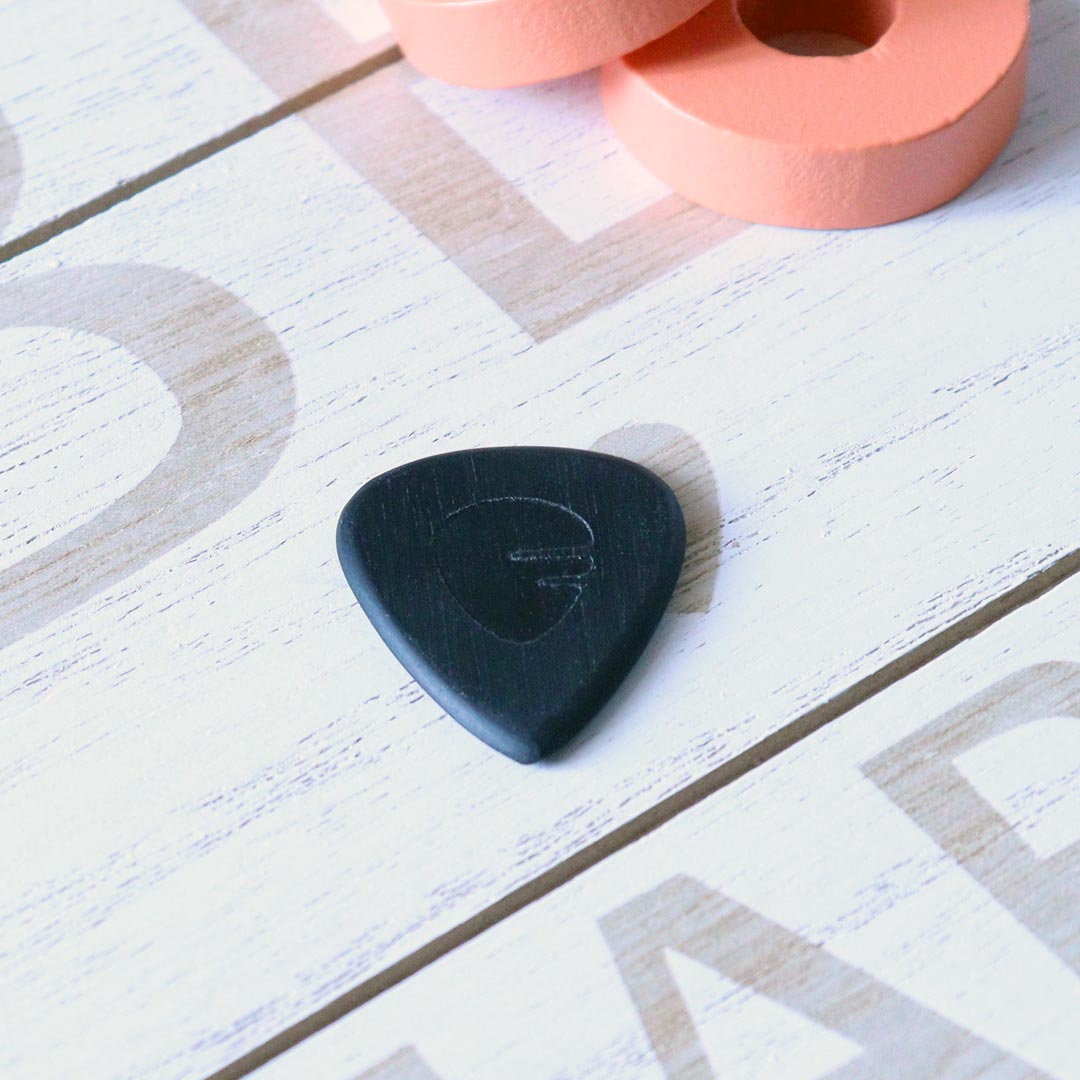 Ebony_Pick_Shop_1080x1080_03 Ebony_Pick_Shop_1080x1080_03