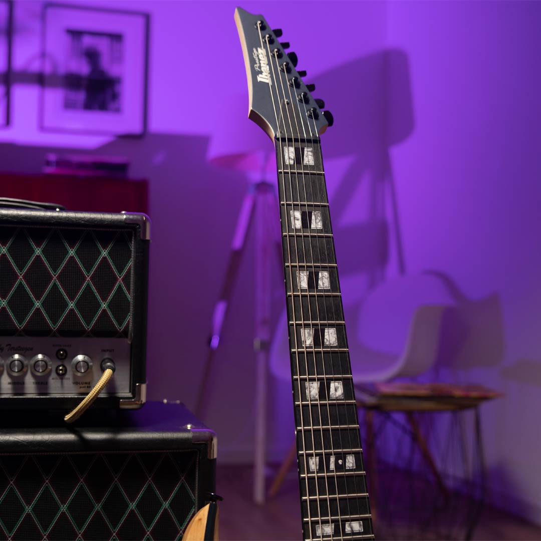 Ibby_Blocks_Pure_Black_Shop_1080x1080_02