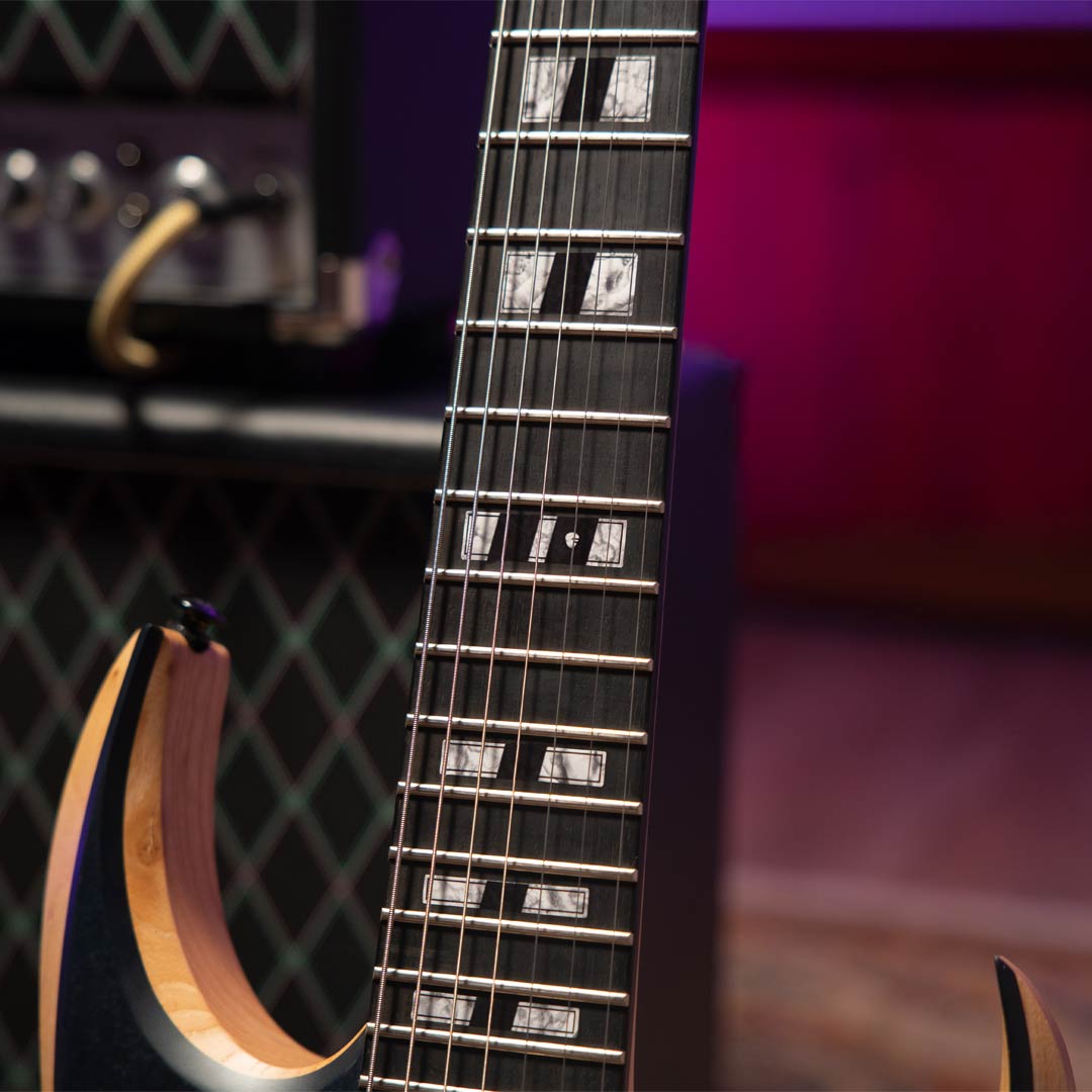 Ibby_Blocks_Pure_Black_Shop_1080x1080_03