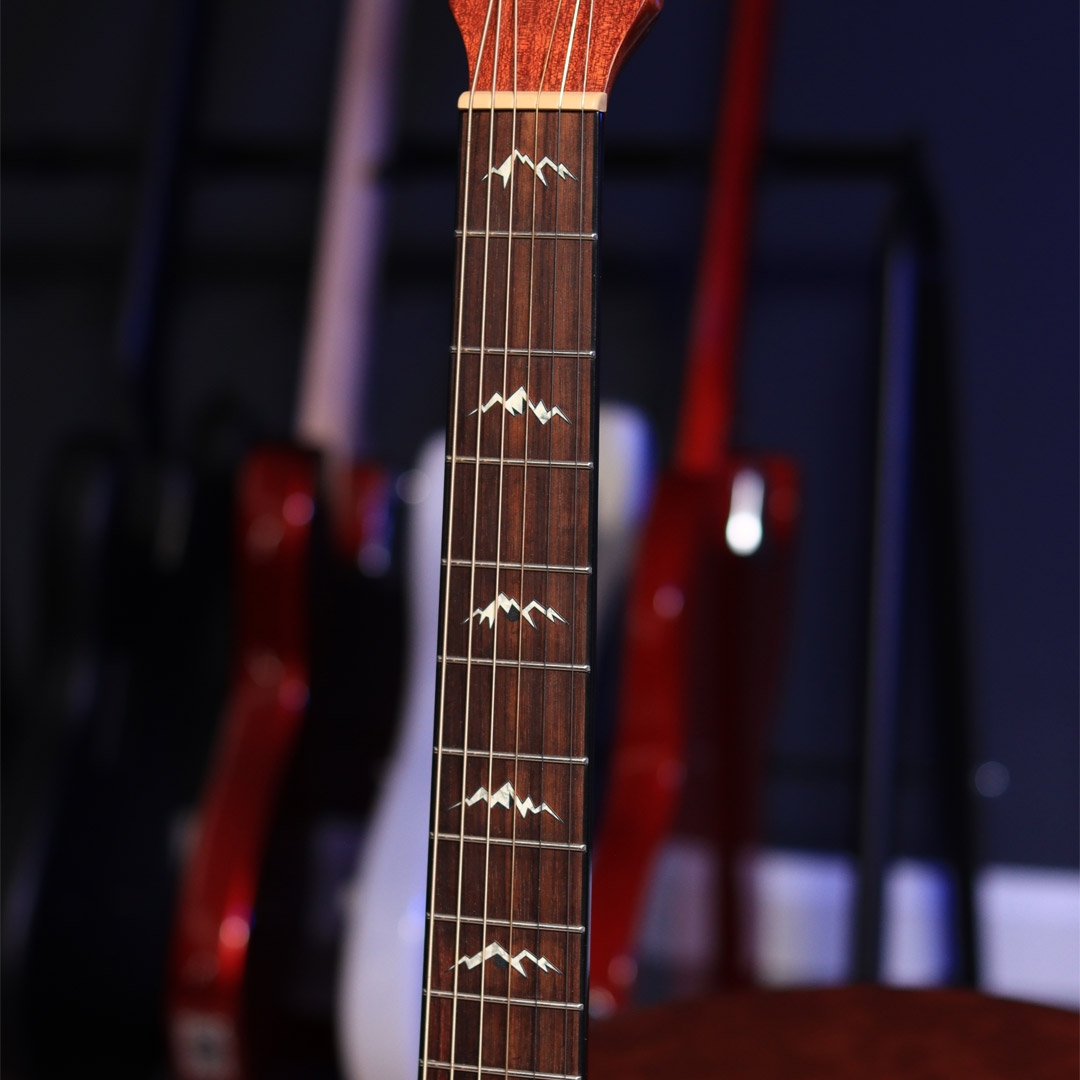 Serenity_Mountains_Smokey_Aged_Shop_1080x1080_02 Serenity_Mountains_Smokey_Aged_Shop_1080x1080_02